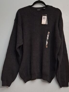 Arrow Size XL  Men's 100% Cotton Charcoal Gray Crewneck Long Sleeves Sweater.